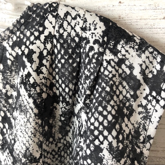 MOTHERHOOD Snake Skin Color Block Blouse - Picture 6 of 8